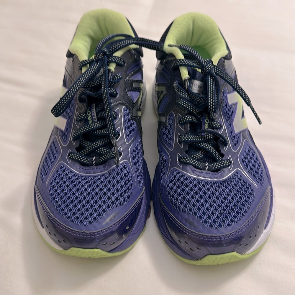 New Balance 860v6 running shoes Worn Once Sz 6